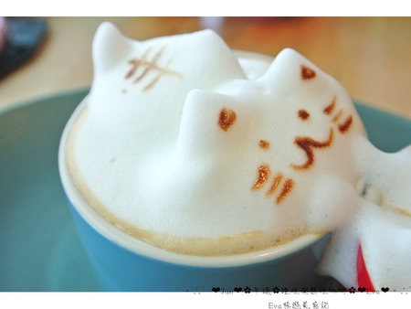 理性&感性cafe':【美食】oO。。平鎮 理性&感性CAFE(近育達高中) 超厲害的立體貓抓魚拉花,這裡有喲~~oO。o○。