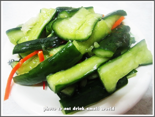 林口蔡家拉麵(牛肉拉麵大王)：牛肉麵是用雞湯作湯底你肯定沒吃過吧~~