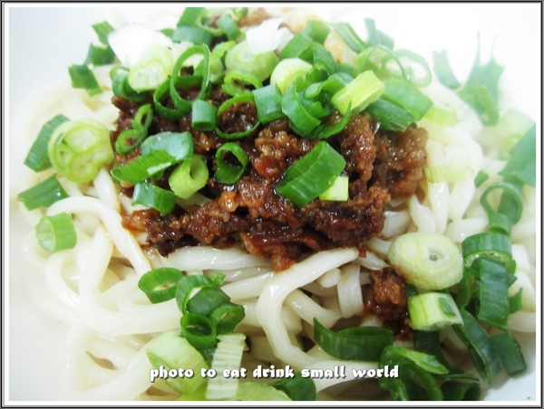 林口蔡家拉麵(牛肉拉麵大王)：牛肉麵是用雞湯作湯底你肯定沒吃過吧~~