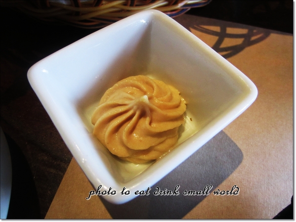 托斯卡尼尼義大利餐廳：桃園國際店托斯卡尼尼~~空間大氣氛好份量多還有停車場哦