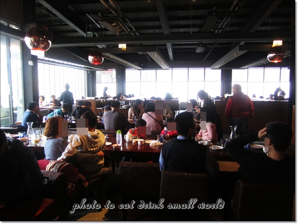 托斯卡尼尼義大利餐廳：桃園國際店托斯卡尼尼~~空間大氣氛好份量多還有停車場哦