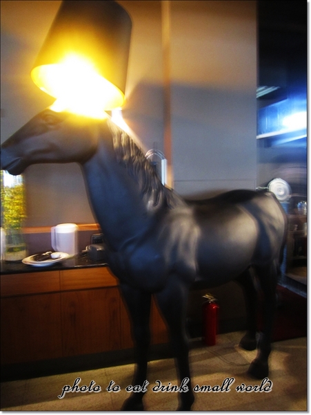 托斯卡尼尼義大利餐廳：桃園國際店托斯卡尼尼~~空間大氣氛好份量多還有停車場哦