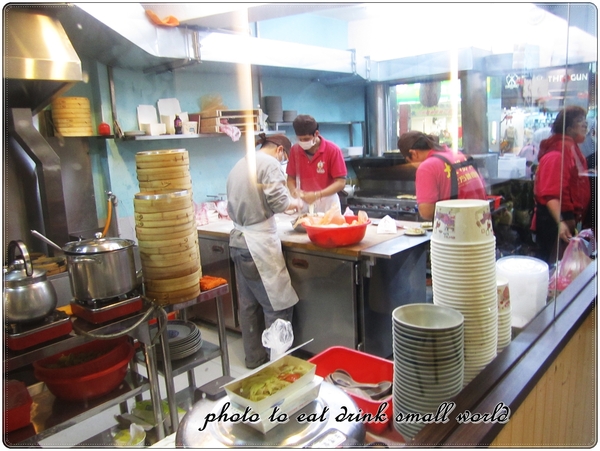 大湯匙麵食館：初訪~~人潮雖然多但是吃起來蠻失望的