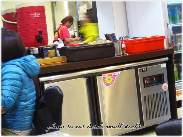 大湯匙麵食館：初訪~~人潮雖然多但是吃起來蠻失望的