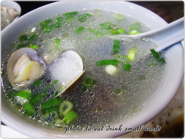 大湯匙麵食館：初訪~~人潮雖然多但是吃起來蠻失望的