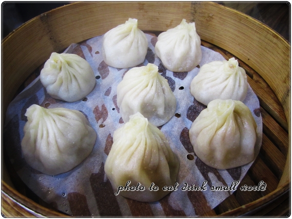 大湯匙麵食館：初訪~~人潮雖然多但是吃起來蠻失望的