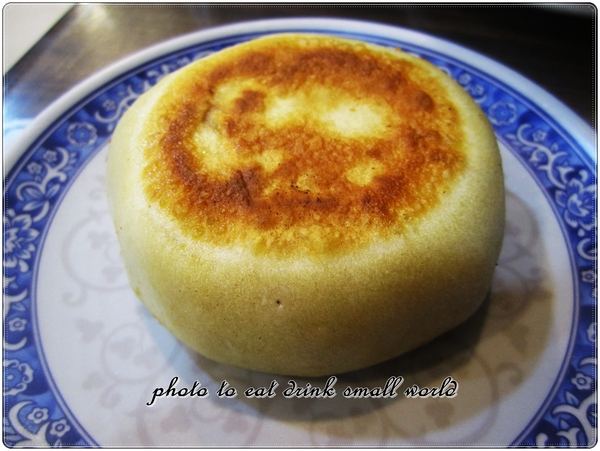 大湯匙麵食館：初訪~~人潮雖然多但是吃起來蠻失望的