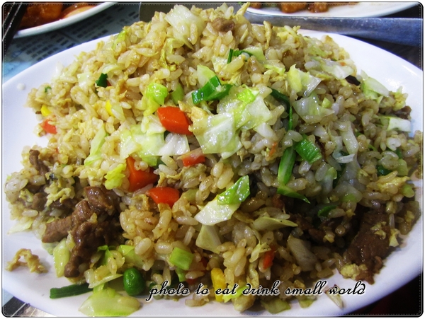 大湯匙麵食館：初訪~~人潮雖然多但是吃起來蠻失望的