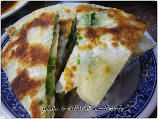 大湯匙麵食館：初訪~~人潮雖然多但是吃起來蠻失望的