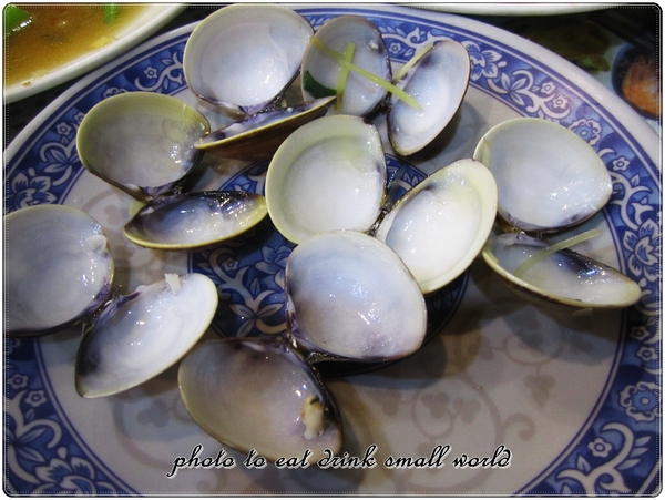 大湯匙麵食館：初訪~~人潮雖然多但是吃起來蠻失望的