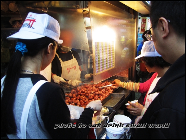 阿華炒麵：溫順的咖哩一口接一口