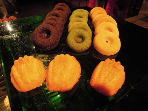 台北凱撒大飯店Checkers自助式餐廳:【台北車站美食】聚餐推薦凱撒Checkers下午茶吃到飽-葷素皆有(圖多食記)