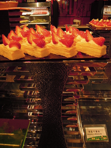 台北凱撒大飯店Checkers自助式餐廳:【台北車站美食】聚餐推薦凱撒Checkers下午茶吃到飽-葷素皆有(圖多食記)