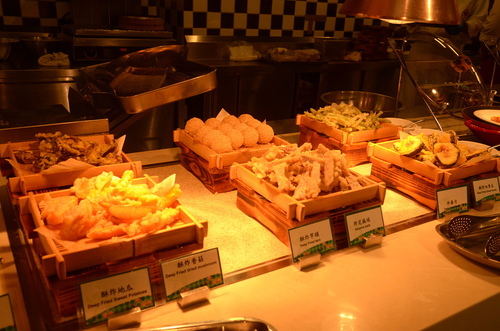 台北凱撒大飯店Checkers自助式餐廳:【台北車站美食】聚餐推薦凱撒Checkers下午茶吃到飽-葷素皆有(圖多食記)