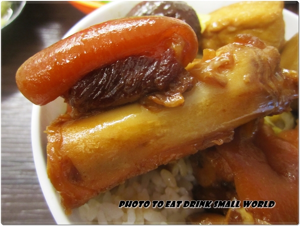 33年老店溪尾知高飯：焢肉.豬腳.大腸.小菜...每一樣都好吃到不像話