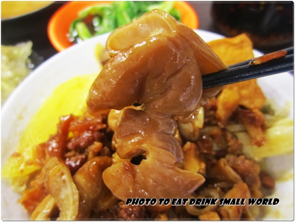 33年老店溪尾知高飯：焢肉.豬腳.大腸.小菜...每一樣都好吃到不像話