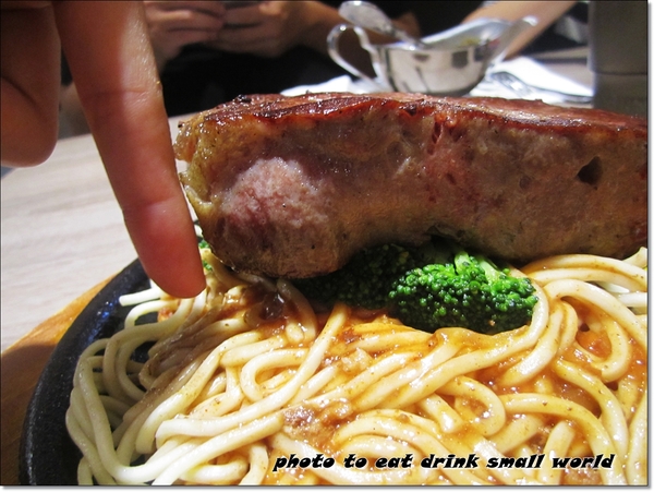 厚切牛排(新莊店):板橋厚切在新莊有了分店了哦~再也不必排的天昏地暗了