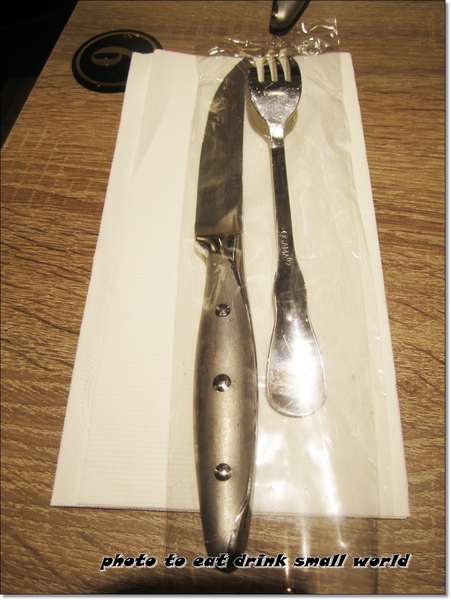 厚切牛排(新莊店):板橋厚切在新莊有了分店了哦~再也不必排的天昏地暗了