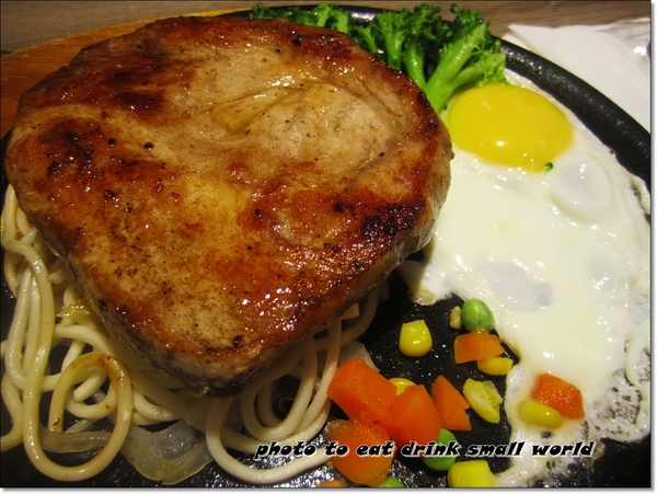 厚切牛排(新莊店):板橋厚切在新莊有了分店了哦~再也不必排的天昏地暗了