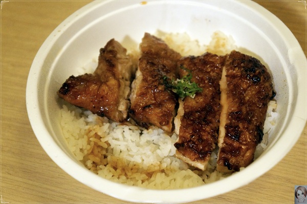 七福神燒肉丼飯：[北投在地美食]七福神燒肉丼飯~備長炭直燒，排隊也吃不到的美食