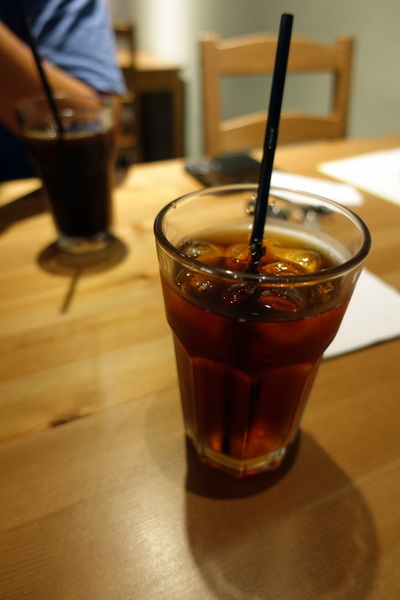 HI Burger：(胖樺食記)捷運頂溪站推薦美食”HI Burger”/平價大份量美式漢堡/不收一成服務費/不限時/WiFi