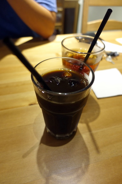 HI Burger：(胖樺食記)捷運頂溪站推薦美食”HI Burger”/平價大份量美式漢堡/不收一成服務費/不限時/WiFi