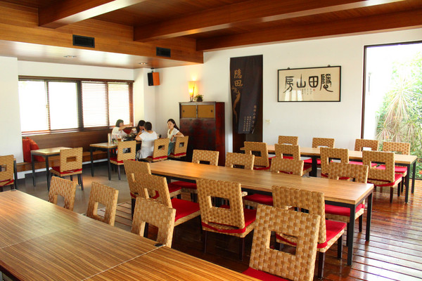 隱田山房~歲月靜好：[台南]週末好去處 >>>玉井芒果冰+白色教堂  隱田山房