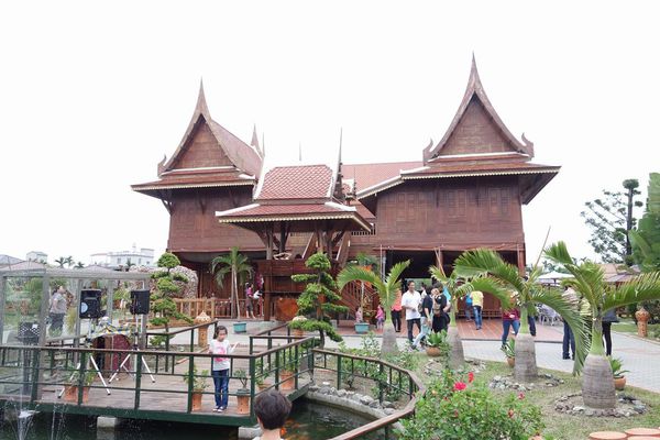 泰國南洋風高腳屋咖啡：沙挖低咖~泰國高腳屋 民俗村(輕食.泰式料理.飲品)