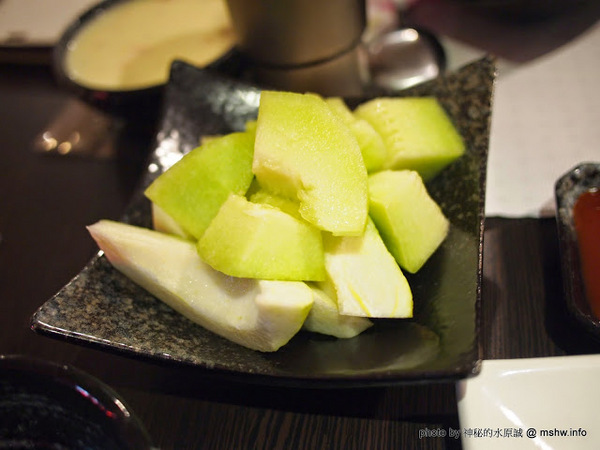 水武牛鮮切碳烤牛排館：【食記】台中水武牛鮮切碳烤牛排館@西屯 : 客製化選擇, 空間寬敞舒適, 烹調有一定水準