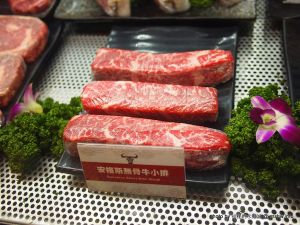 水武牛鮮切碳烤牛排館：【食記】台中水武牛鮮切碳烤牛排館@西屯 : 客製化選擇, 空間寬敞舒適, 烹調有一定水準