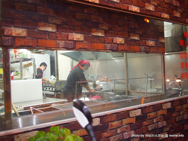 水武牛鮮切碳烤牛排館：【食記】台中水武牛鮮切碳烤牛排館@西屯 : 客製化選擇, 空間寬敞舒適, 烹調有一定水準