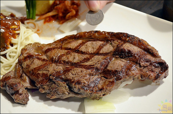 水武牛鮮切碳烤牛排館:台中西屯。水武牛炭燒牛排館/炭烤牛排專賣店。以克計價客製化現點鮮切自然牛。新開幕搶優惠