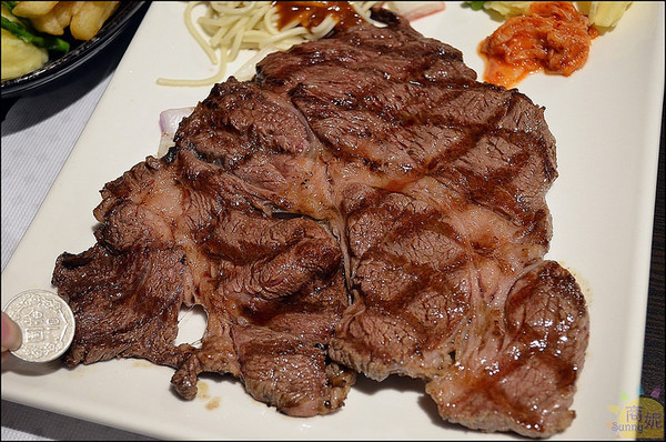 水武牛鮮切碳烤牛排館:台中西屯。水武牛炭燒牛排館/炭烤牛排專賣店。以克計價客製化現點鮮切自然牛。新開幕搶優惠