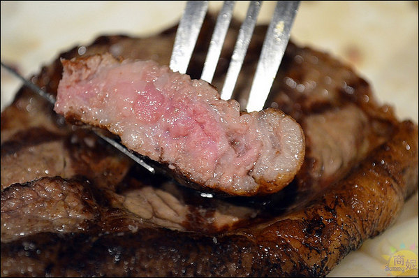 水武牛鮮切碳烤牛排館:台中西屯。水武牛炭燒牛排館/炭烤牛排專賣店。以克計價客製化現點鮮切自然牛。新開幕搶優惠
