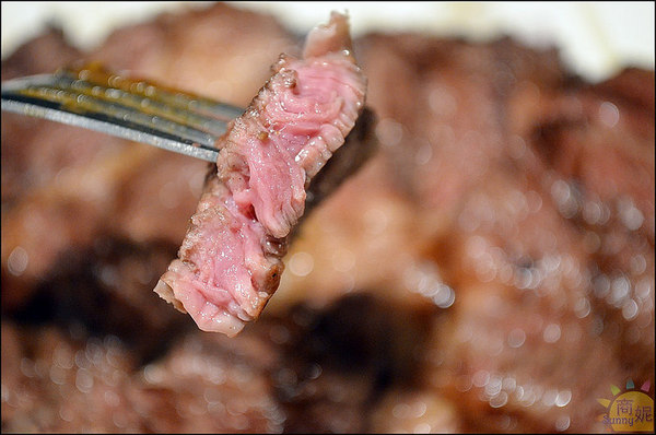 水武牛鮮切碳烤牛排館:台中西屯。水武牛炭燒牛排館/炭烤牛排專賣店。以克計價客製化現點鮮切自然牛。新開幕搶優惠