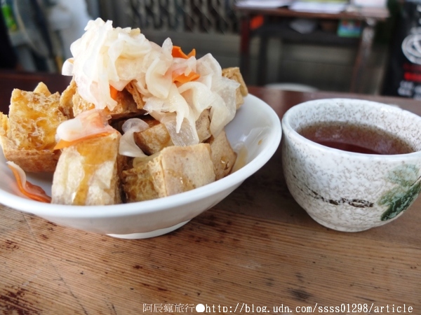 一碗豆腐：【美食特搜。屏東市】一碗豆腐。充滿日式風情的路邊小攤子，品嚐白玉豆腐的絕妙滋味