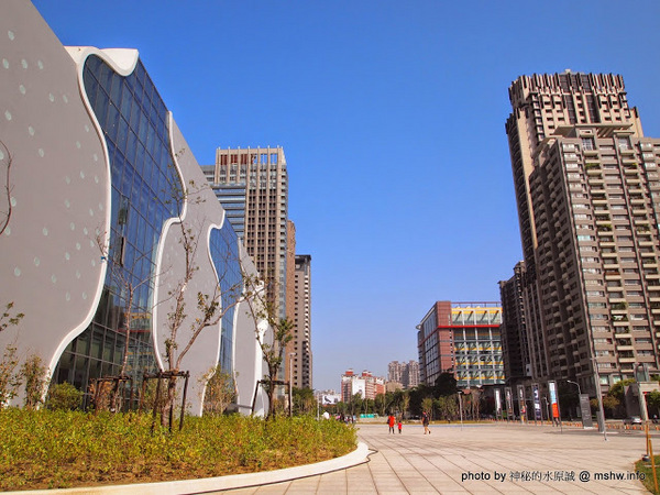 台中國家歌劇院:【景點】台中National Taichung Theater 臺中國家歌劇院@西屯捷運BRT新光/遠百 : Sound Cave 美聲涵洞落成!日本建築大師伊東豐雄設計的世界九大新地標