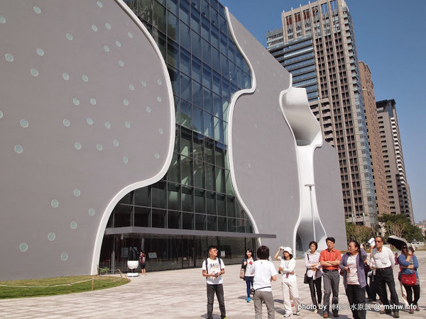 台中國家歌劇院:【景點】台中National Taichung Theater 臺中國家歌劇院@西屯捷運BRT新光/遠百 : Sound Cave 美聲涵洞落成!日本建築大師伊東豐雄設計的世界九大新地標