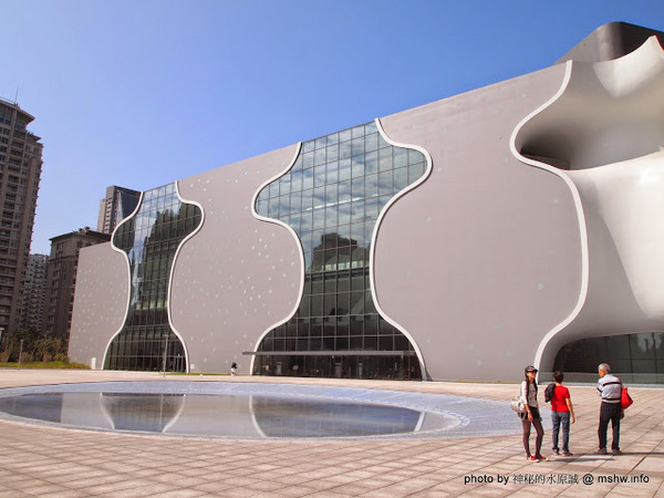 台中國家歌劇院:【景點】台中National Taichung Theater 臺中國家歌劇院@西屯捷運BRT新光/遠百 : Sound Cave 美聲涵洞落成!日本建築大師伊東豐雄設計的世界九大新地標