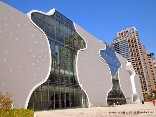 台中國家歌劇院:【景點】台中National Taichung Theater 臺中國家歌劇院@西屯捷運BRT新光/遠百 : Sound Cave 美聲涵洞落成!日本建築大師伊東豐雄設計的世界九大新地標