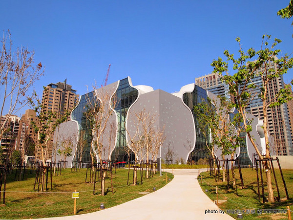 台中國家歌劇院:【景點】台中National Taichung Theater 臺中國家歌劇院@西屯捷運BRT新光/遠百 : Sound Cave 美聲涵洞落成!日本建築大師伊東豐雄設計的世界九大新地標