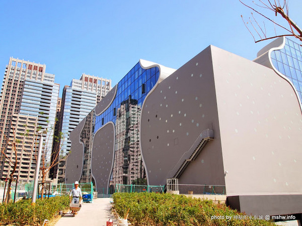 台中國家歌劇院:【景點】台中National Taichung Theater 臺中國家歌劇院@西屯捷運BRT新光/遠百 : Sound Cave 美聲涵洞落成!日本建築大師伊東豐雄設計的世界九大新地標