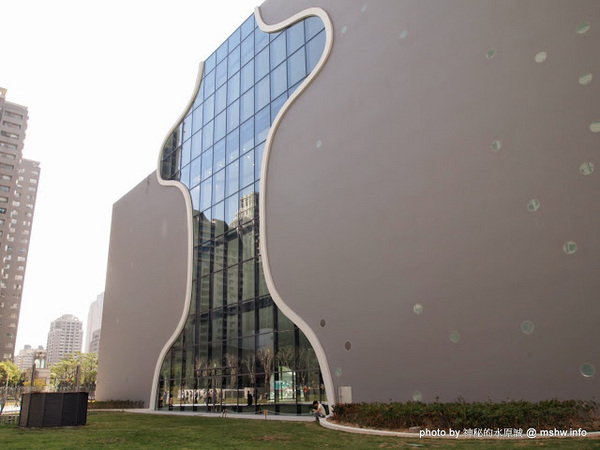 台中國家歌劇院:【景點】台中National Taichung Theater 臺中國家歌劇院@西屯捷運BRT新光/遠百 : Sound Cave 美聲涵洞落成!日本建築大師伊東豐雄設計的世界九大新地標