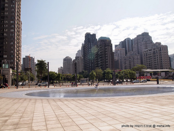 台中國家歌劇院:【景點】台中National Taichung Theater 臺中國家歌劇院@西屯捷運BRT新光/遠百 : Sound Cave 美聲涵洞落成!日本建築大師伊東豐雄設計的世界九大新地標