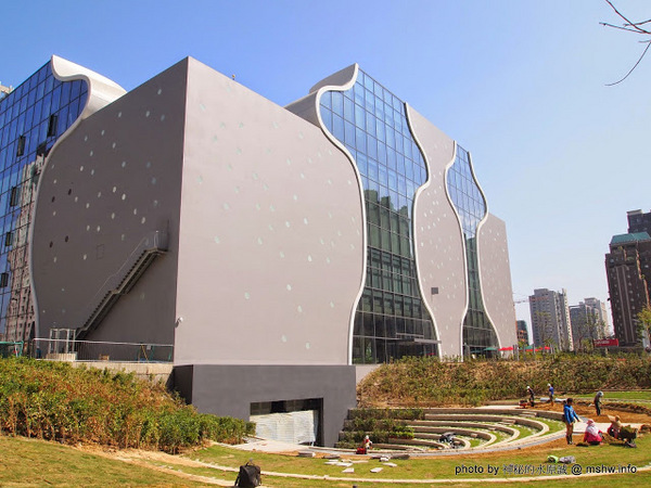 台中國家歌劇院:【景點】台中National Taichung Theater 臺中國家歌劇院@西屯捷運BRT新光/遠百 : Sound Cave 美聲涵洞落成!日本建築大師伊東豐雄設計的世界九大新地標