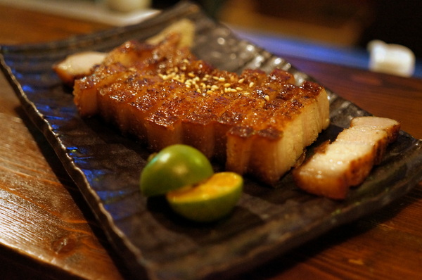 拾玖串燒酒場:(胖樺食記)台北市光復南路「拾玖串燒酒場」。海鮮串燒特色居酒屋適合放鬆小酌。