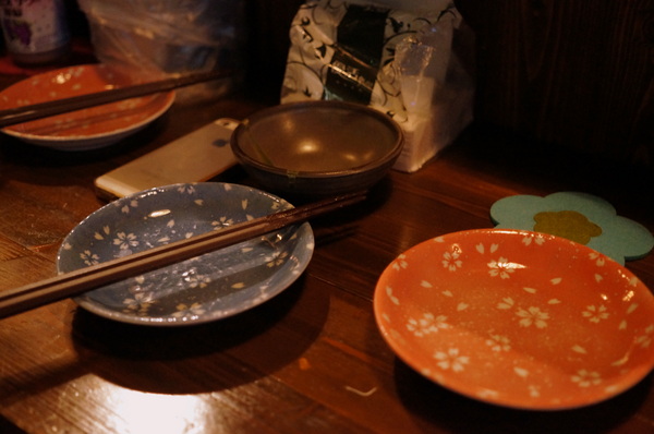 拾玖串燒酒場:(胖樺食記)台北市光復南路「拾玖串燒酒場」。海鮮串燒特色居酒屋適合放鬆小酌。