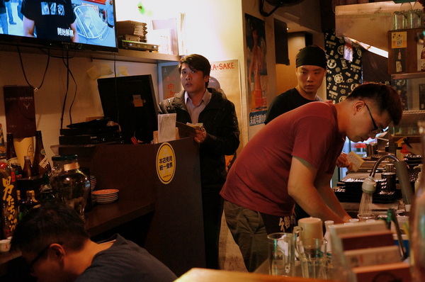 拾玖串燒酒場:(胖樺食記)台北市光復南路「拾玖串燒酒場」。海鮮串燒特色居酒屋適合放鬆小酌。