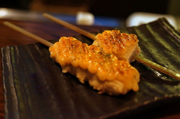 拾玖串燒酒場:(胖樺食記)台北市光復南路「拾玖串燒酒場」。海鮮串燒特色居酒屋適合放鬆小酌。