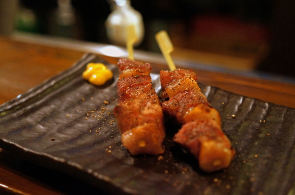 拾玖串燒酒場:(胖樺食記)台北市光復南路「拾玖串燒酒場」。海鮮串燒特色居酒屋適合放鬆小酌。